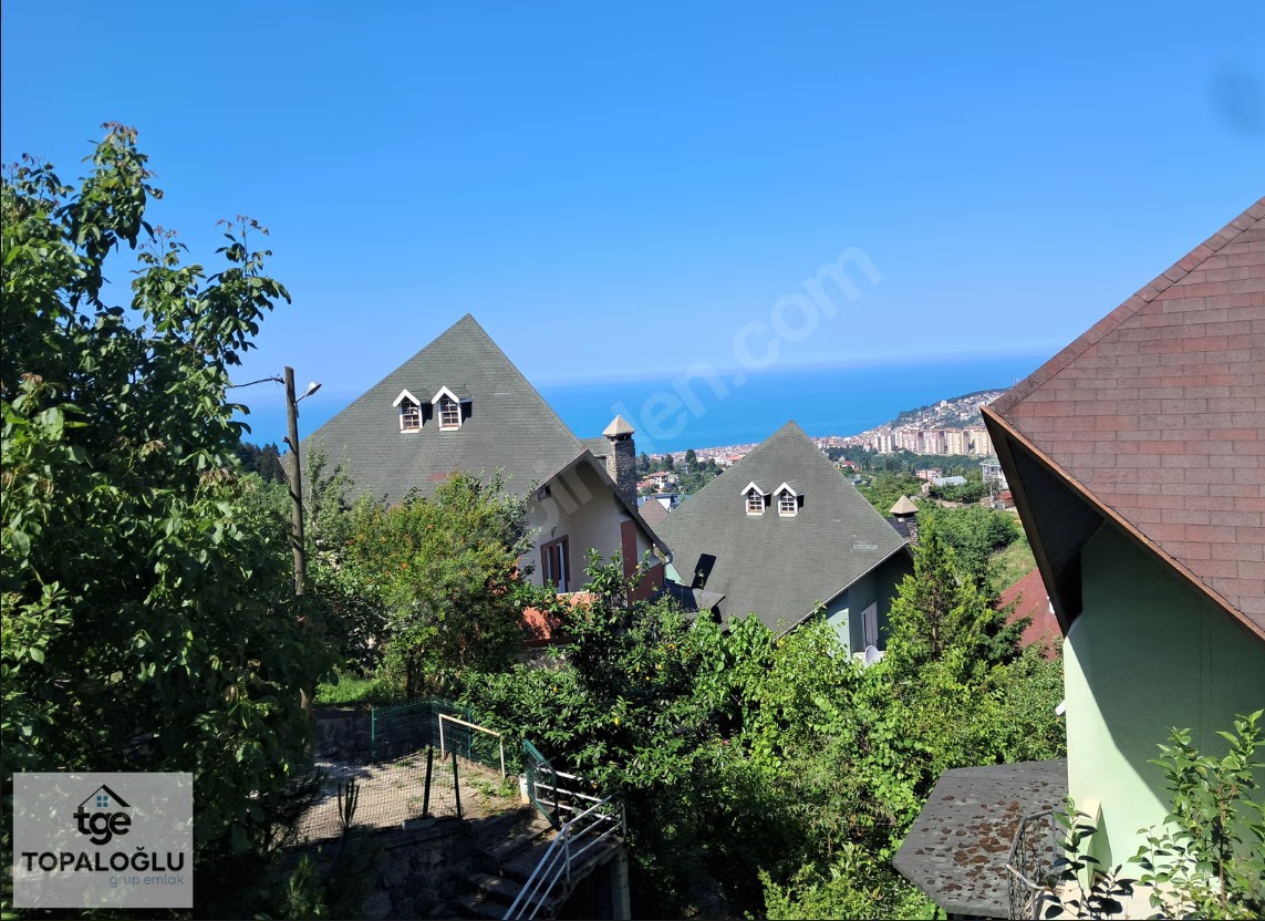 KORUKÖY SİTESİNDE SATILIK TRİPLEKS VİLLA